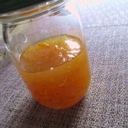 柚子の果汁も絞って入れてたっぷりいい香りがしています(*´ω｀)　ヨーグルトにお菓子作りに使いたいです。　今日は生憎の雨ですね～柚子茶でほっこりしますね＾＾*